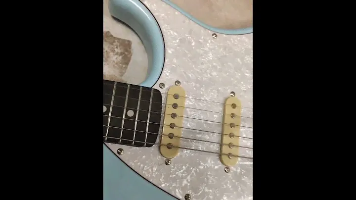 Электрогитара небесно-голубого цвета PEAVEY Raptor Custom CLB