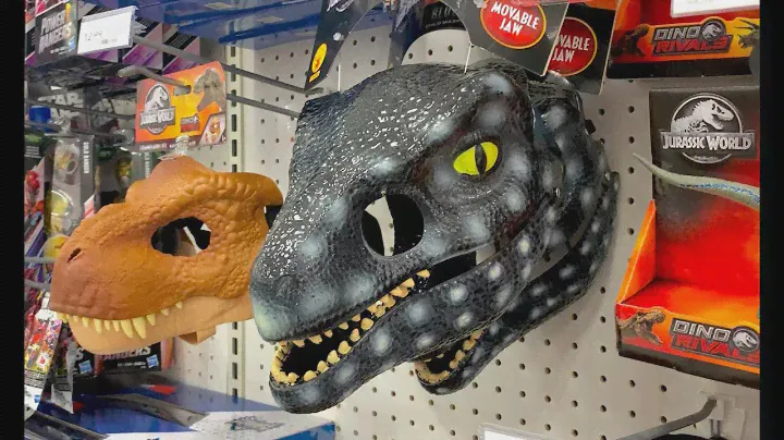 NEW Jurassic World Toy Hunt - WEIRD Velociraptor BLUE Mask for Halloween - What do You Think?